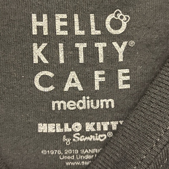 Hello Kitty Cafe Las Vegas Black Graphic T-Shirt - Picture 4 of 4